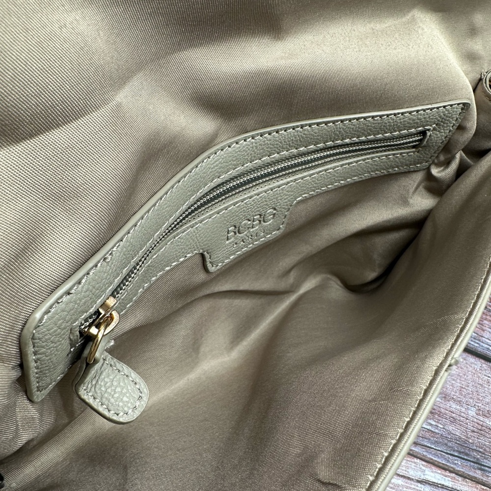 BCBG | Gray Soft Vegan Pebble Leather Maxi Clutch NWT - Picture 3 of 7